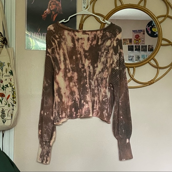 UO sweater - Picture 2 of 3